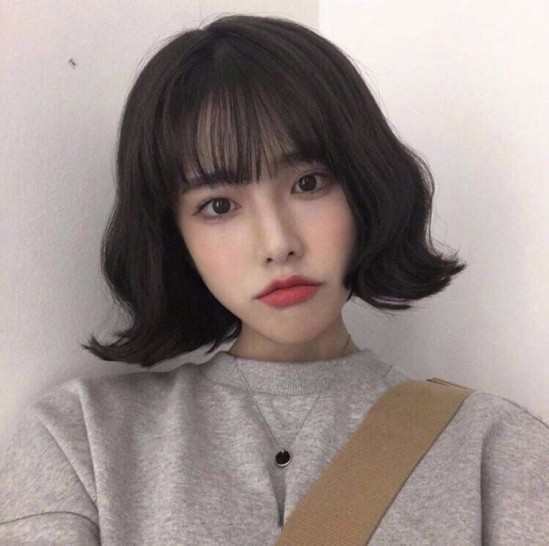 短发发尾卷发发型图片清新短发时尚瘦脸,尽显女神范