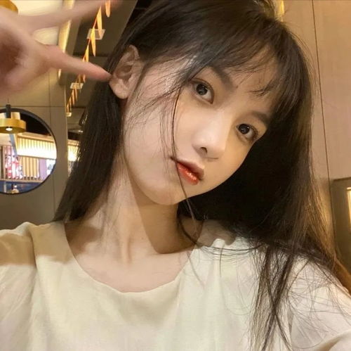女生头像我们终于还是连一句不咸不淡的问候都没有了