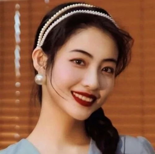 ins复古女头