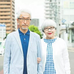 结婚39年每天穿情侣装,这对老夫妻的爱情实在是太甜了