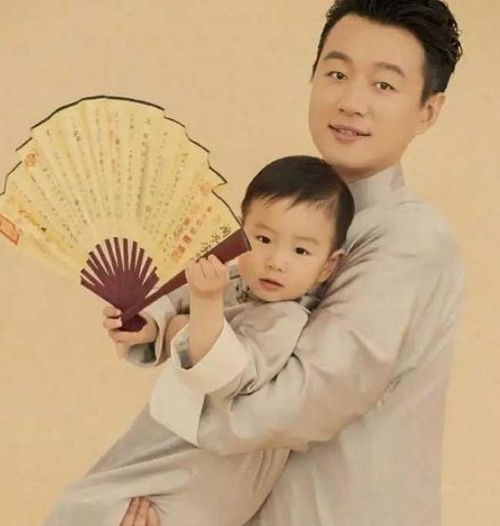 佟大为五口人全家福曝光,评论区却骂声一片还不如只晒儿子