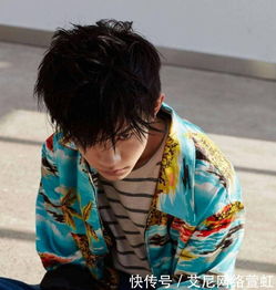 tfboys易烊千玺拍照为什么不爱笑,王俊凯跟王源意外说出了原因