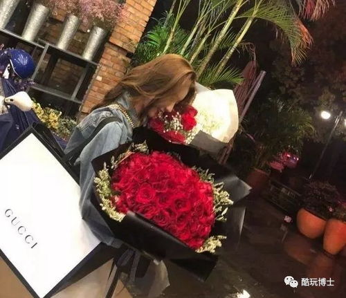 穿着普拉达,背着爱马仕,踩着费拉加慕,太多年轻女孩一副包养脸