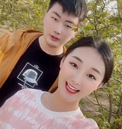 神速离婚仅42天,朱小伟婚房换新女主人,地上的女式拖鞋太扎眼
