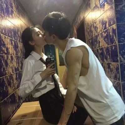 两张一对超甜亲密伴侣头像