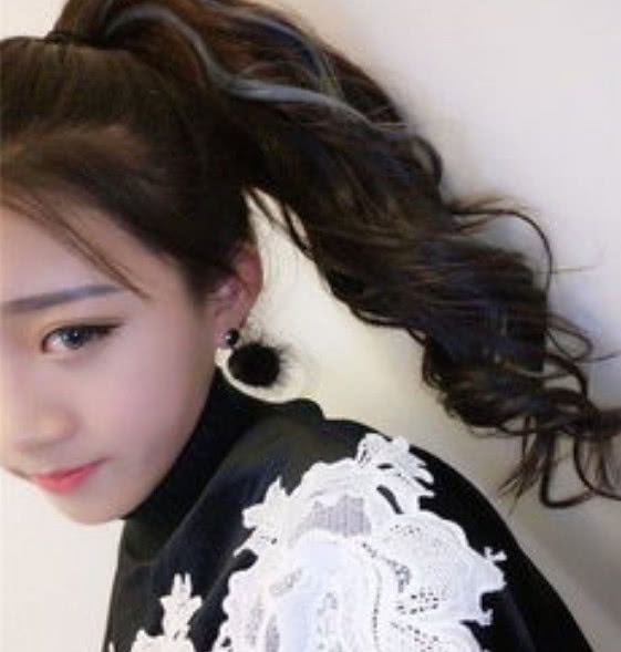 快手一姐再换人,娜美小伊伊自愧不如,网友真的强