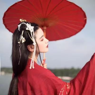 微信头像带来好运的红衣女生真人古风