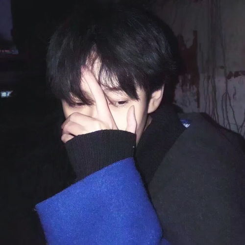 真人男头后来烟雨落盛京,一人撑伞两人行