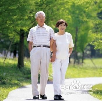 适合不同体质老人的散步养生方式