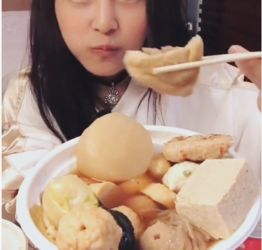 求快手红人大胃王猫妹妹的这款衣服
