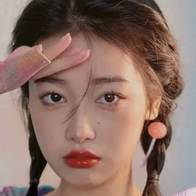 女生头像不开门的理发店和你好像