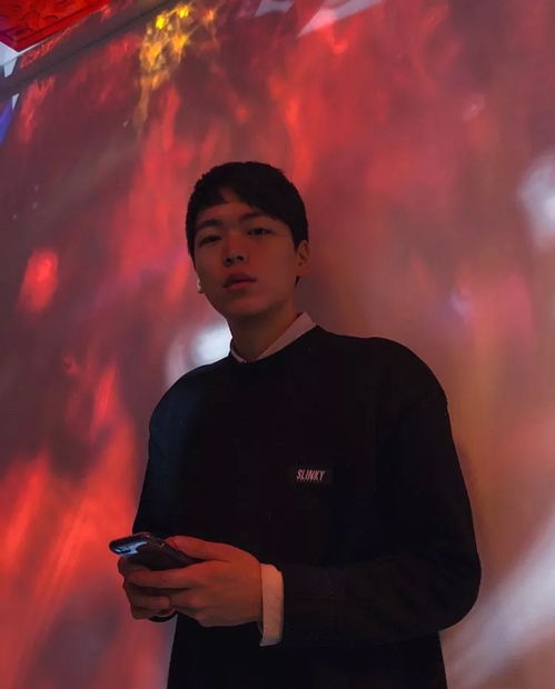ins上爆火的韩国摄影师,他拍的粉色图片被无数人设置为头像
