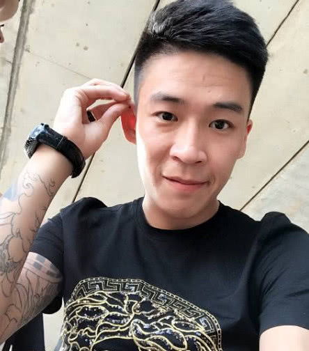 快手大乱祁天道被封杀后遭5网红联合抵制,散打哥8字霸气回应