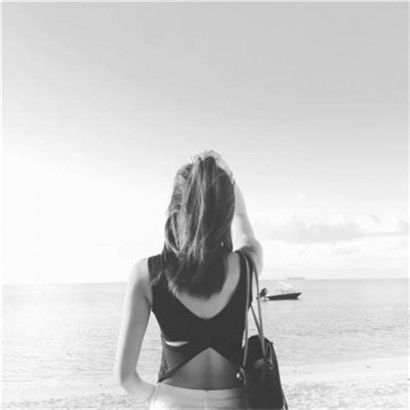 女生海边背影头像长发系列,伤感孤单的女人