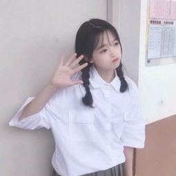 女孩来大姨妈,3个动作痛经加重,不改当心影响生育哟