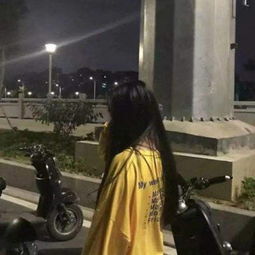 忧郁伤感女生背影头像一个人伤感孤单女生头像