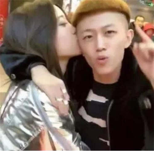 小伊伊直播为什么被封原因牌牌琦小伊伊婚礼直播怎么了