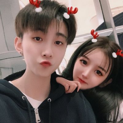 王乐乐被封2年后现身直播间,看清上镜方式后,粉丝直呼太心酸