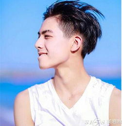 男生夏天留什么发型好
