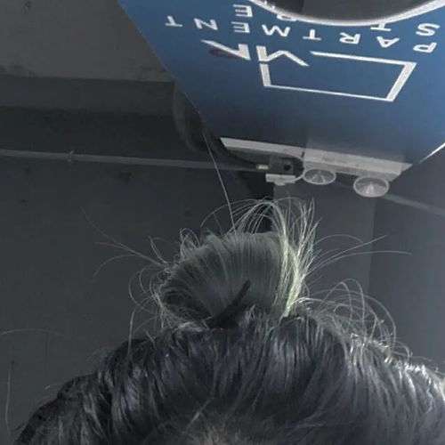 ins风格女生头像每次出门都会做好碰到你的准备不露脸女生头像