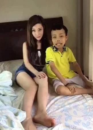最逆袭网红从穷到要饭吃,到买宾利不眨眼,他女友长这样