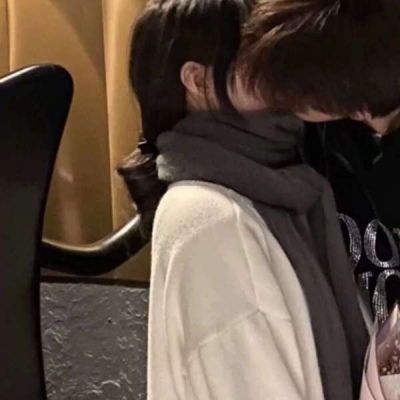 她一遍遍说着自己的缺点他情侣头像我要个性网
