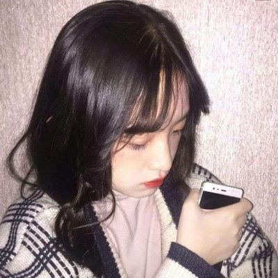 伤心难过的微信头像女生