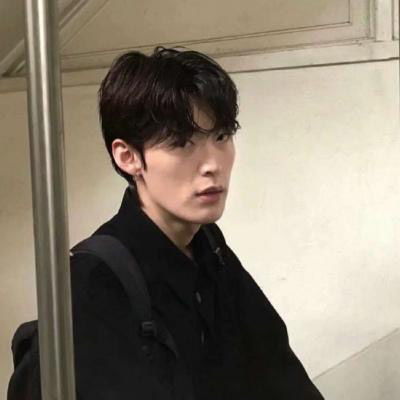 伤感冷漠头像男生图片qq头像男生冷漠孤傲图片