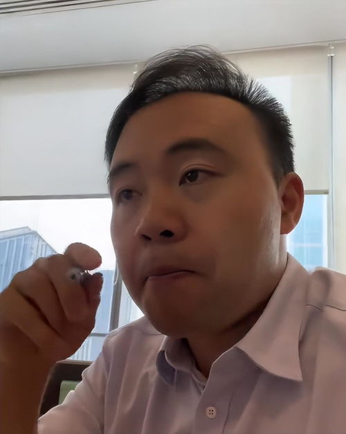 中年人的心酸泪40岁男子被工作15年的单位裁员,愁的何止是生计