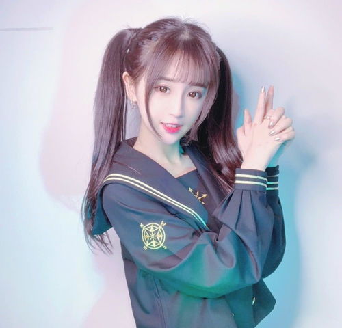 杨清柠终于对洛丽塔装下手了,看到这条裙子,网友跪服了