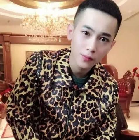 快手前五的网红中,4人均被指责人品差,只有他德才兼备没黑点