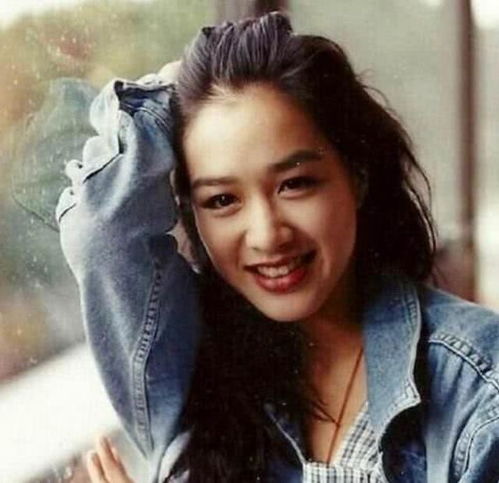 钟丽缇大女比妈妈魁梧沧桑,随两任继父两次改名,生父被大家遗忘