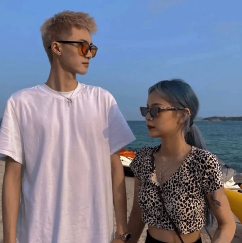 一组怦然心动的情侣头像