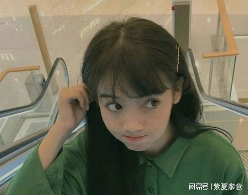 女孩为拍抖音亲别人男友,遭对方掌捆后委屈叫喊,网友中毒不浅