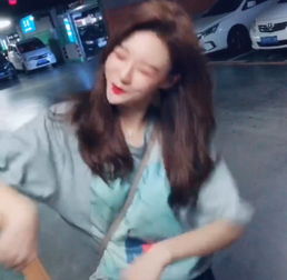 抖音女神温婉近日被拍到在夜店,成名前尽然在夜店干这事