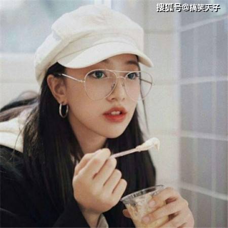 搞笑gif段子大哥,没那么高的技术别瞎玩,你以为你是大长腿啊,哈哈
