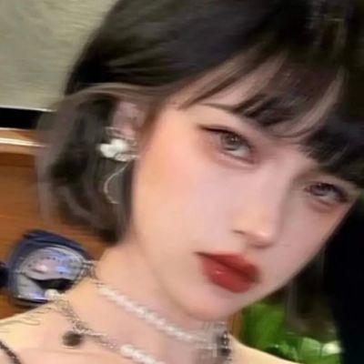 很高级的美女头像魅力高清超级质感极目不见故土抬头却是同一片星空