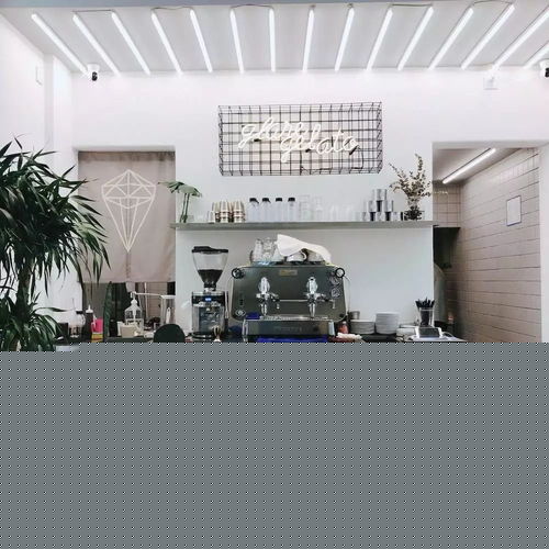 魔都最新自拍圣地大集合粉黑cafe旋转楼梯ins风美少女就该多拍照