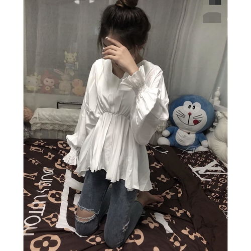 社会女衣服快手网红抱走潘婷傲娇美同款喇叭袖v领收腰衬衫娃娃衫