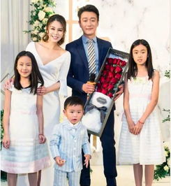 本以为黄磊女儿够美了,看到佟大为女儿,才懂啥叫气质脱俗
