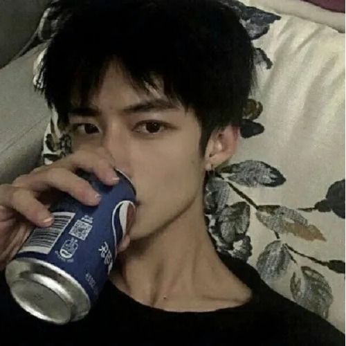 经常打游戏的男孩子,89身上有这3大特征,难怪都是单身