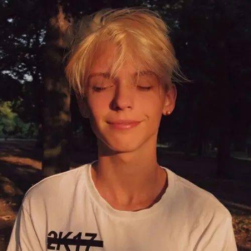 欧美头像男ins高级质感文案
