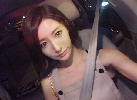 抖音17岁网红许静婉被封杀,现代女生的价值观究竟是什么