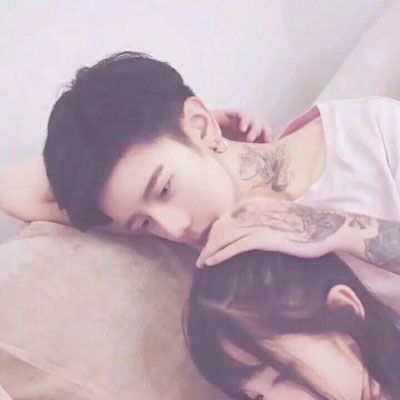 抖音网红情侣头像最美的是你的名字