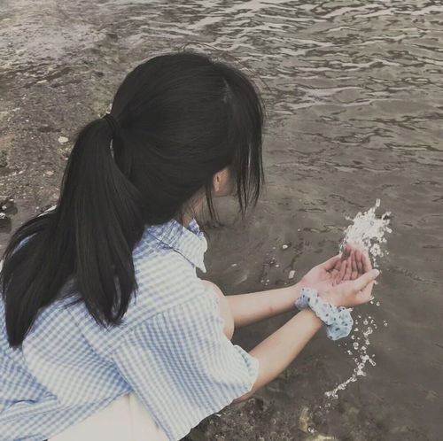 女生头像普普通通也要热爱生活