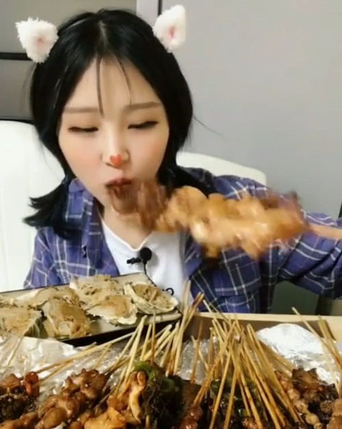 快手网红猫妹妹一顿居然能吃30斤肉其真相的这样2千万粉丝都被骗了