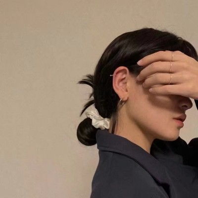 ins有点酷的女生头像