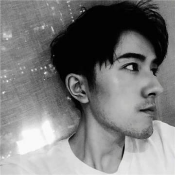 2019微信头像男生成熟魅力黑白失落怎么身同感受