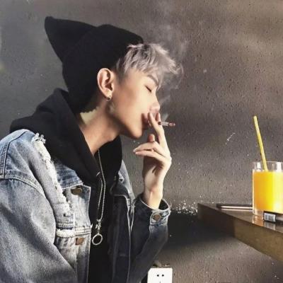 社会复杂不要多说话微信帅哥头像图片真实