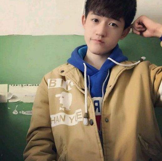目前快手最火一哥是寒王了解下,嚣张的社会人